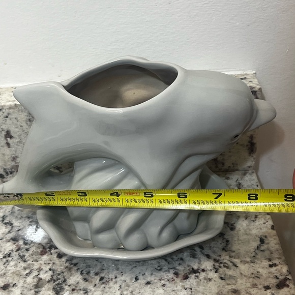 Dolphin Figurine planter - light gray - Picture 4 of 7